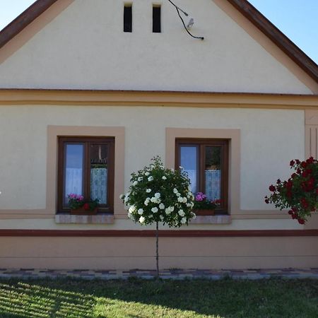 Gerendas Vendeghaz Sotony Buitenkant foto