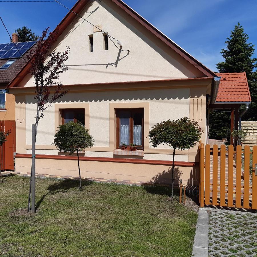 Gerendas Vendeghaz Sotony Buitenkant foto