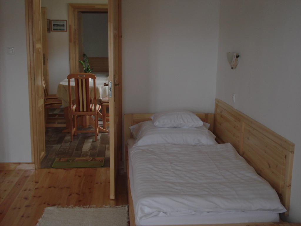 Gerendas Vendeghaz Sotony Kamer foto