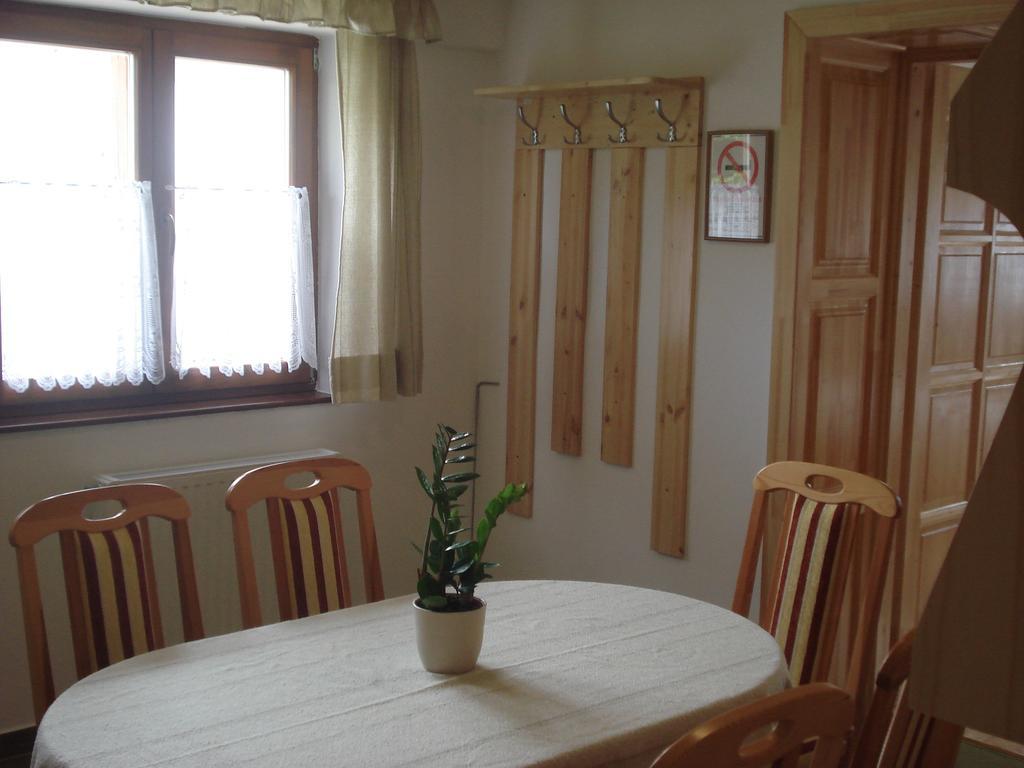 Gerendas Vendeghaz Sotony Buitenkant foto